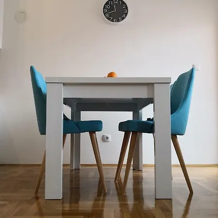 Gaga Apartment *