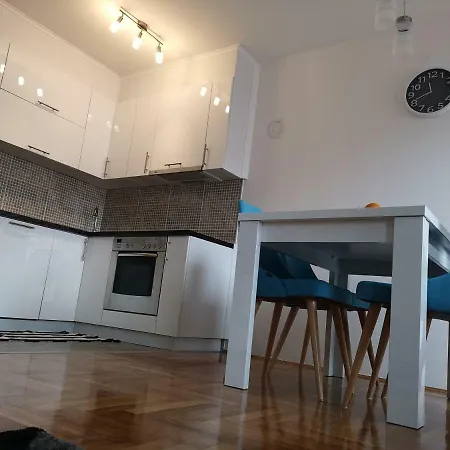 Gaga Διαμέρισμα *